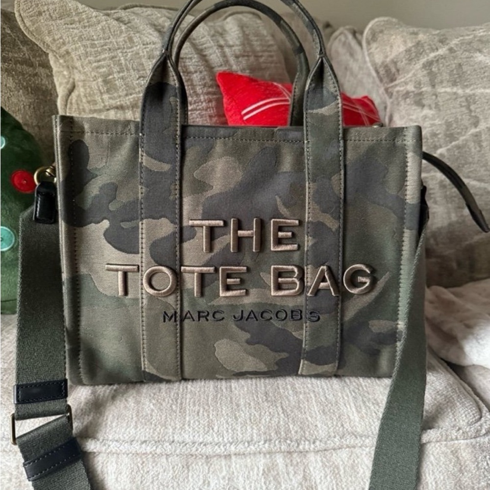 Marc Jacob camo tote medium